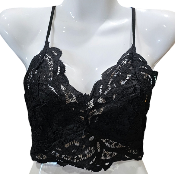 Olivaceous Tops - Olivaceous Cropped Lace Tank Top In Black Size S NWT